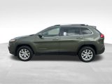 Used 2018 Jeep Cherokee Latitude w/ Cold Weather Group image 2
