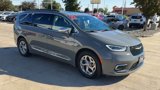 Used 2022 Chrysler Pacifica Limited image 2
