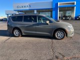 Used 2022 Chrysler Pacifica Touring-L image 4