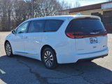 Used 2022 Chrysler Pacifica Limited w/ Uconnect Theater Family Group image 5