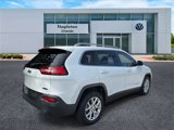 Used 2017 Jeep Cherokee Latitude image 4