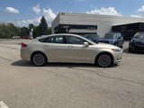 Used 2017 Ford Fusion SE w/ Fusion SE Technology Package image 4