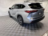 Used 2020 Toyota Highlander XLE image 3