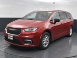New 2025 Chrysler Pacifica Select image 3