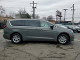 New 2025 Chrysler Pacifica Select image 4