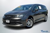 Used 2023 Chrysler Voyager LX image 3