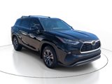 Used 2021 Toyota Highlander XLE image 2
