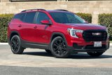 Used 2022 GMC Terrain SLE w/ Driver Convenience Package image 2