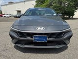 Certified 2025 Hyundai Elantra SE image 2