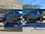Used 2022 Cadillac Escalade Premium Luxury image 5