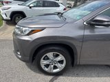Used 2017 Toyota Highlander Limited image 3