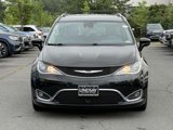 Used 2017 Chrysler Pacifica Touring-L Plus w/ Advanced Safetytec Group image 2