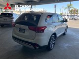 Used 2020 Mitsubishi Outlander SE image 3