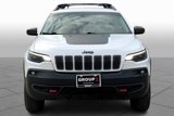 Used 2019 Jeep Cherokee Trailhawk image 3