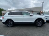 Used 2021 Volkswagen Tiguan SE w/ Panoramic Sunroof Package image 2