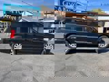Used 2016 Chrysler Town & Country Touring image 2
