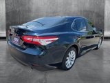 Used 2018 Toyota Camry LE image 4