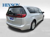 Used 2024 Chrysler Pacifica Touring-L image 3