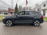 Certified 2022 Volkswagen Taos SEL image 3