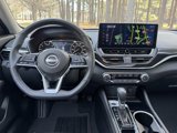 Used 2024 Nissan Altima 2.5 SR w/ SR Premium Package image 3