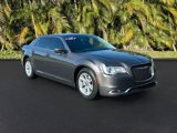 Used 2018 Chrysler 300 Touring L image 2