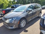 Used 2017 Chrysler Pacifica Touring-L image 2
