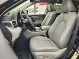 New 2025 Toyota Highlander Platinum image 5