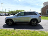 Used 2021 Jeep Grand Cherokee Limited w/ Luxury Group II image 2