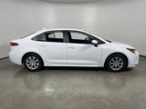 Used 2022 Toyota Corolla LE image 2