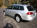 Used 2017 Volkswagen Golf Alltrack SE image 3
