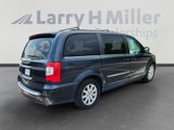 Used 2013 Chrysler Town & Country Touring image 5