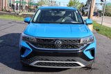 Used 2023 Volkswagen Taos SE w/ Panoramic Sunroof Package image 3