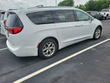 Used 2017 Chrysler Pacifica Limited w/ Advanced Safetytec Group image 3