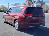 Used 2017 Chrysler Pacifica Touring-L image 3