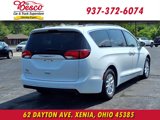 Used 2020 Chrysler Pacifica Touring-L image 3