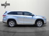 Used 2015 Toyota Highlander Plus image 2