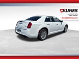 Used 2021 Chrysler 300 Touring L image 4