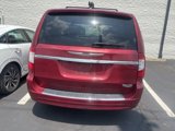 Used 2016 Chrysler Town & Country Touring image 5