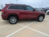 Used 2021 Jeep Grand Cherokee Laredo image 2