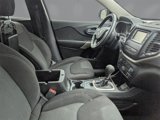 Used 2017 Jeep Cherokee Latitude image 3