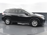 Used 2016 Nissan Rogue SV image 2