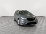 Used 2022 Chrysler Pacifica Touring-L image 2