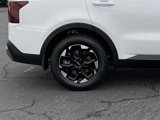 New 2025 Kia Sorento S image 3
