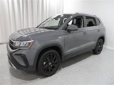 Certified 2022 Volkswagen Taos SE image 3