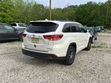 Used 2018 Toyota Highlander SE image 3