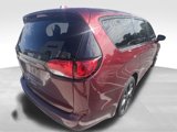 Used 2018 Chrysler Pacifica Touring Plus w/ S Appearance Package image 3