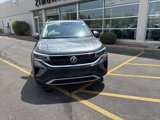 Used 2023 Volkswagen Taos SE image 2