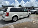 Used 2013 Chrysler Town & Country Touring image 4
