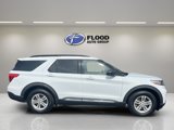 Used 2021 Ford Explorer XLT image 3
