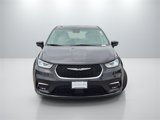 Used 2023 Chrysler Pacifica Touring-L image 3